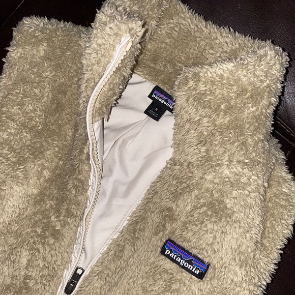 NWOT Patagonia vest - Picture 2 of 4